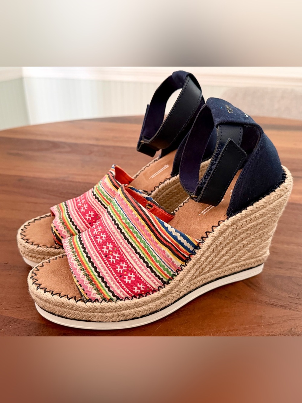 TOMS Women Marisol Tapestry Espadrilles Sz 6 Adjustable Ankle Strap Worn Once